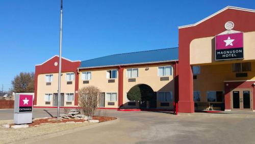 Magnuson Hotel Sand Springs – Tulsa West - Best Pool Hotels in Tulsa, OK