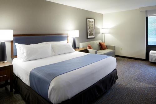 Wingate by Wyndham St. Clairsville/Wheeling - Best Hotels with Free Breakfast in Ohio