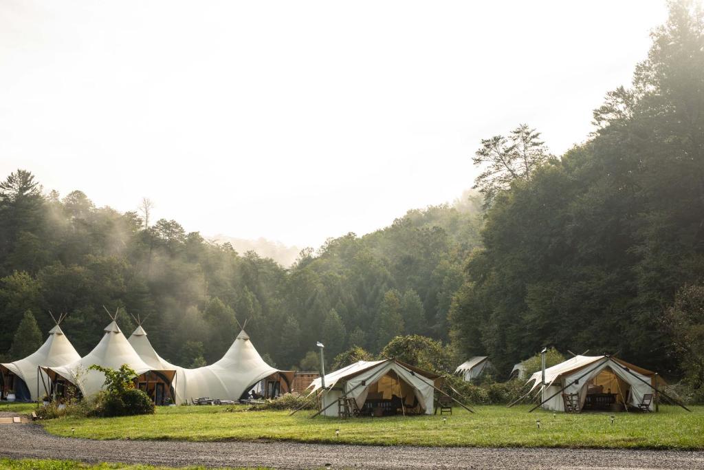Under Canvas Great Smoky Mountains - Best Hotels in Tennessee