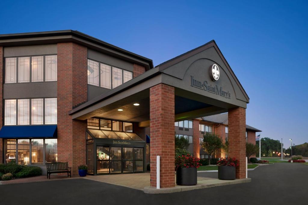 The Inn at Saint Mary's - Best Hotels with Airport Shuttle Service in South Bend, IN