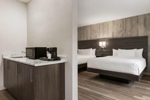 Days Inn by Wyndham Saint John - Best Hotels with Free Breakfast in Saint John, New Brunswick