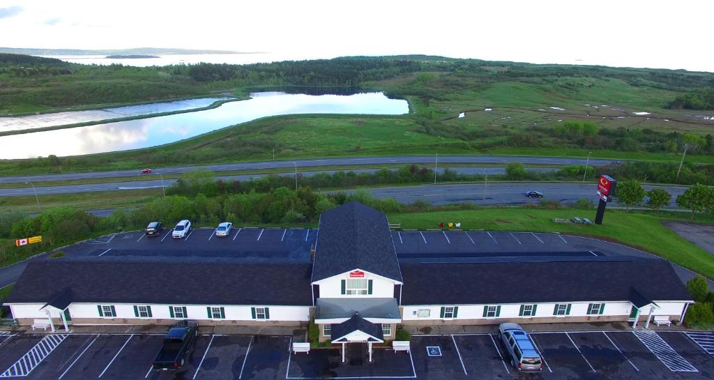 Econo Lodge Inn & Suites - Best Hotels with Free Breakfast in Saint John, New Brunswick