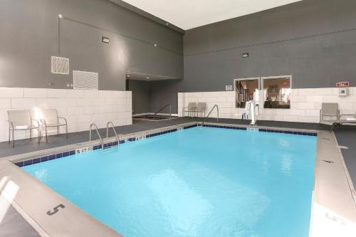 Baymont by Wyndham Bowling Green - Best Pool Hotels in Bowling Green, KY