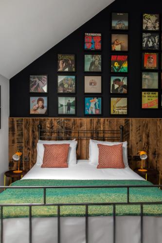 The Pilot Inn - London Hotels With Parking
