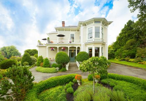 Fairholme Manor Inn - Best Hotels in British Columbia