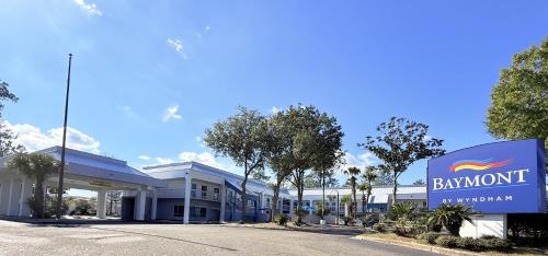 Baymont by Wyndham Tallahassee - Best Pool Hotels in Tallahassee, FL