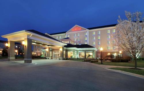 Hilton Garden Inn Chicago/Midway Airport - Best Hotels with Airport Shuttle Service in Illinois