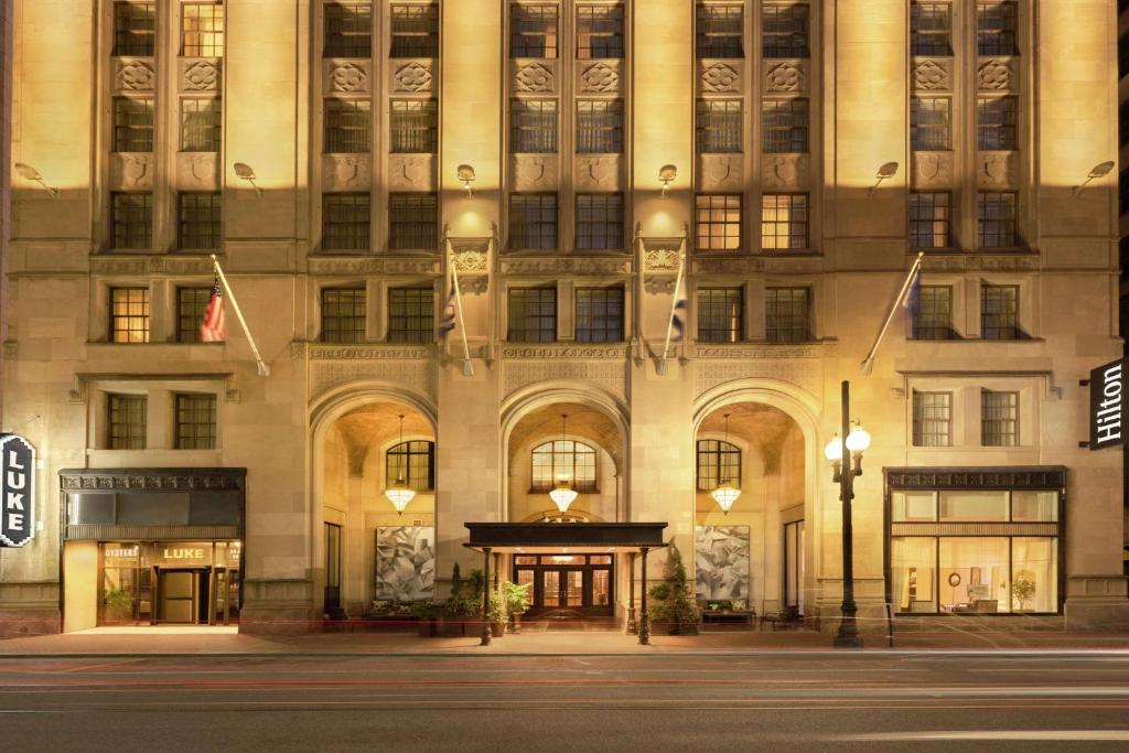 Hilton New Orleans/St. Charles Avenue - Best Business Hotels in New Orleans, LA