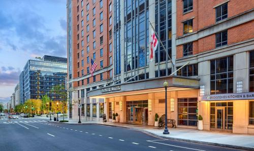 Embassy Suites by Hilton Washington DC Convention Center - Best Hotels with Free Breakfast in Washington, D.C.