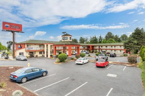 hotels with suites in Tacoma