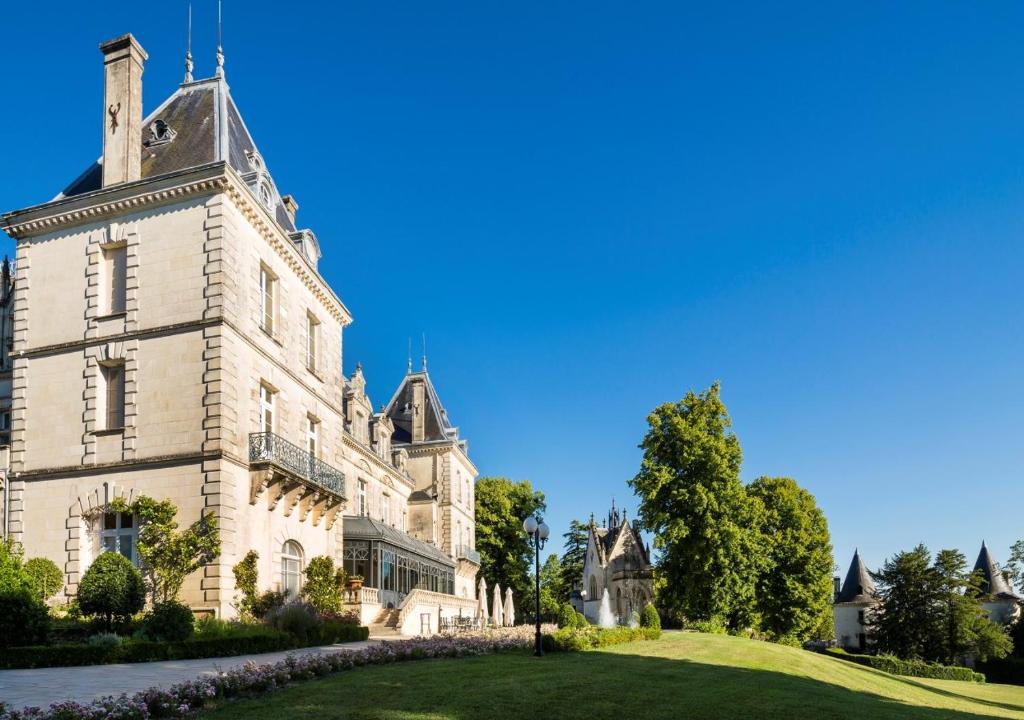 Château de Mirambeau - Relais & Châteaux - Best Hotels in Charente-Maritime