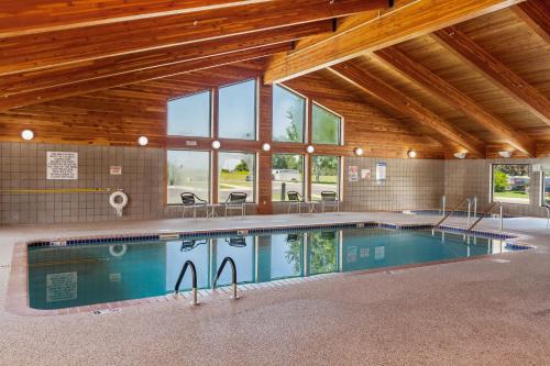 suite hotels in Montana