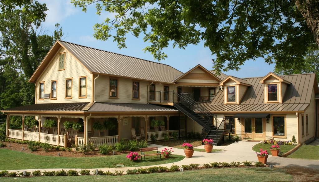 The Smith House - Best Hotels in Dahlonega