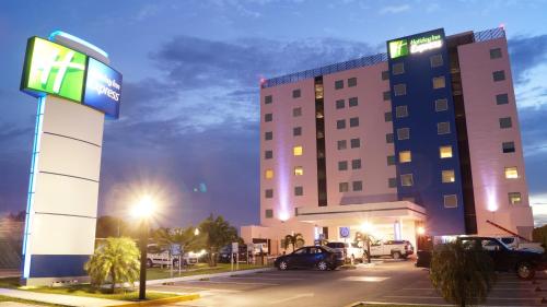 Holiday Inn Express Mérida by IHG - Best Pool Hotels in Merida