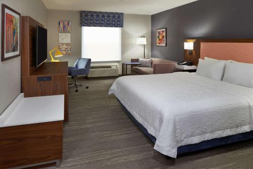 Hampton Inn & Suites Montreal-Dorval - Best Parking Hotels in Montreal