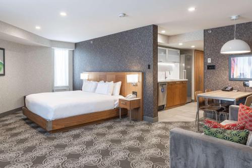 Hilton Montreal/Laval - Best Parking Hotels in Montreal