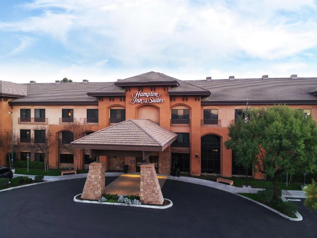 Hampton Inn & Suites Temecula - Best Pet-Friendly Hotels in Temecula, CA