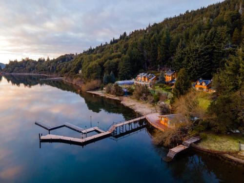 Cabañas Puerto Pireo - Best Hotels in Bariloche