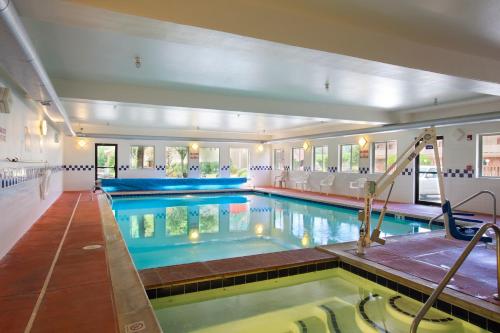 Glenwood Springs Cedar Lodge