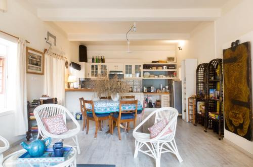 5/4 - Calcutta's freshest BnB