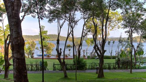 The Deer Park Hotel - Best Hotels in Giritale