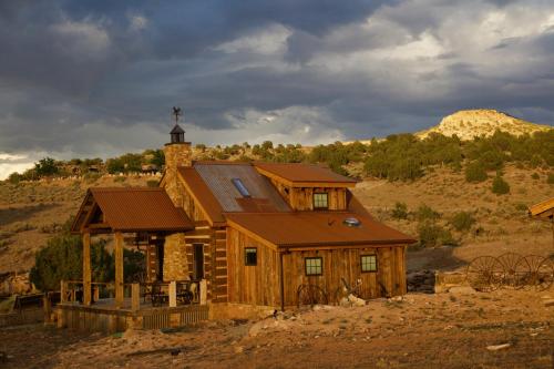 Canyon Of The Ancients Guest Ranch - Best Hotels Lenox