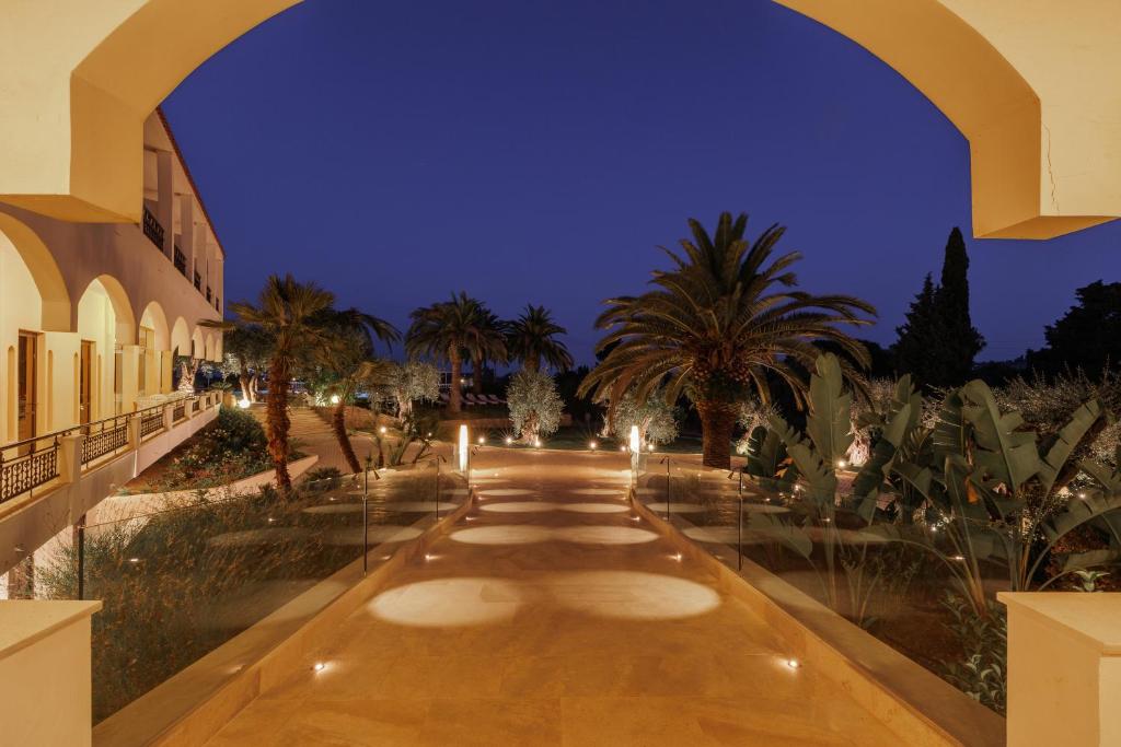 Paradise Hotel Corfu - Best Beach Hotels in Corfu
