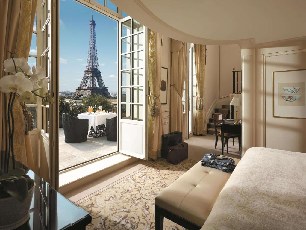 Shangri-La Paris - Paris Hotels with Parking