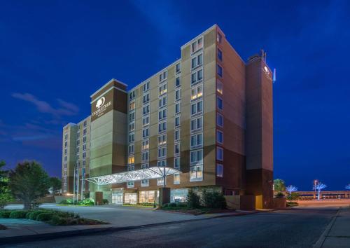 DoubleTree by Hilton Biloxi - Best Parking Hotels in Biloxi, MS