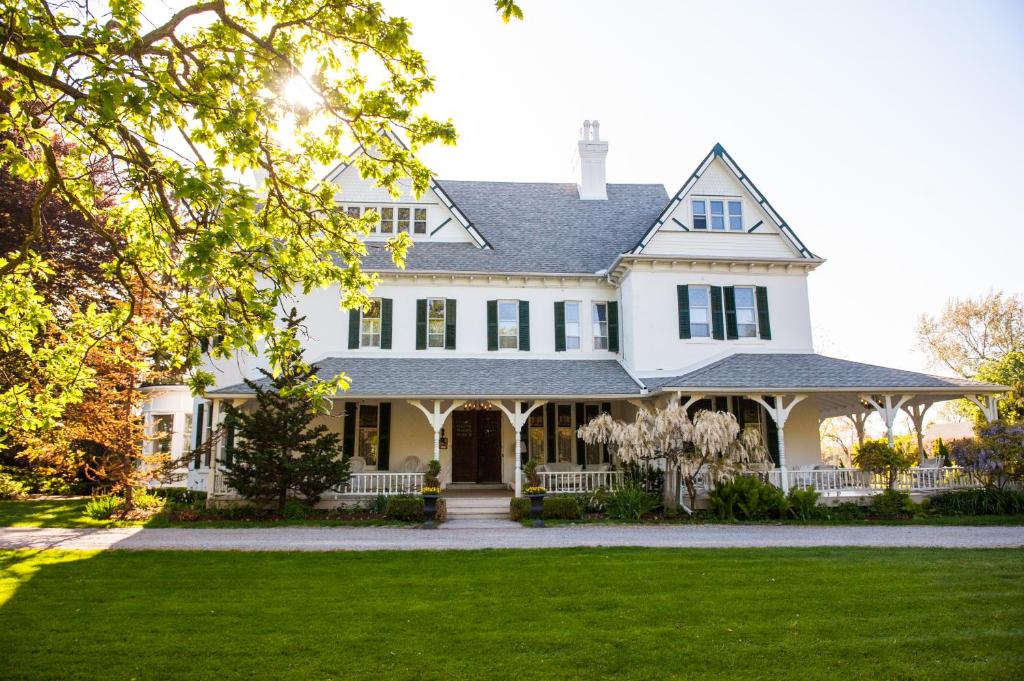 Grand Victorian - Best Hotels in Ontario
