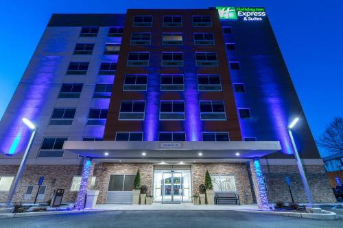 Holiday Inn Express & Suites Jersey City North - Hoboken, an IHG Hotel