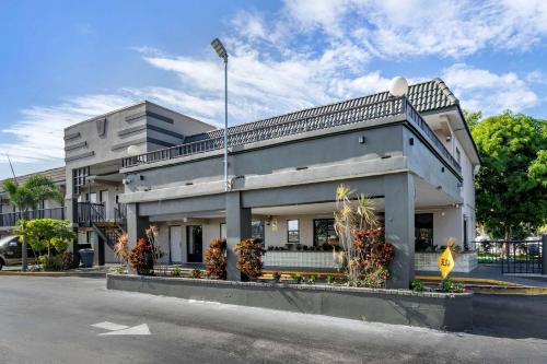 hotels with suites in Clearwater