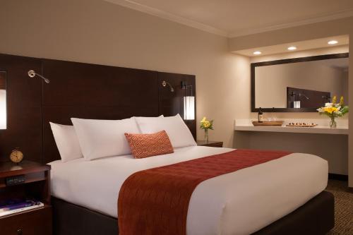 The Lakefront Anchorage - Best Pet-Friendly Hotels in Anchorage, AK