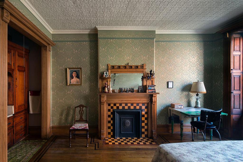 The Harlem Flophouse - Historic Hotels in New York