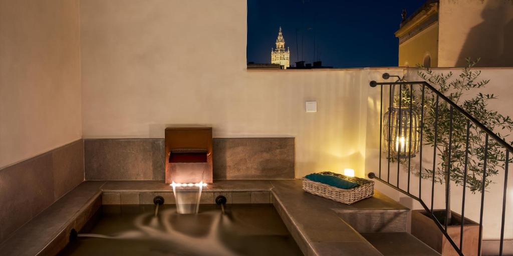 Hotel Boutique Corral del Rey - Hotels with Pools in Seville