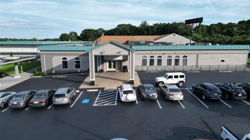 hotels with suites in Dartmouth