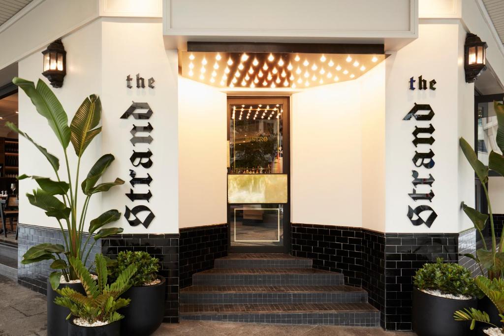 The Strand Hotel - Best Hotels in Sydney