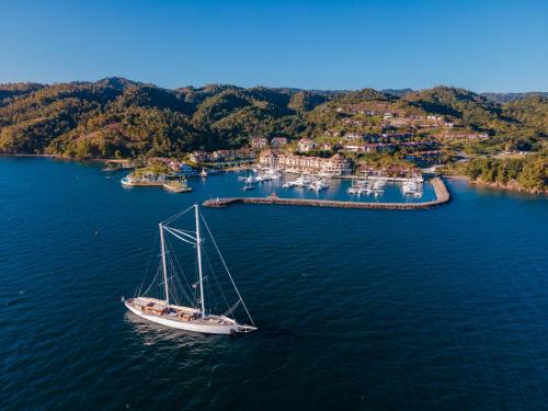 The Bannister Hotel & Yacht Club by Mint