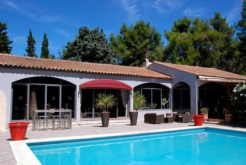 Hotel Les Mazets Des Roches - Best Hotels in Provence