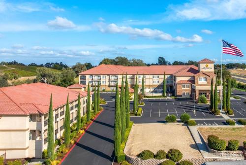 La Quinta by Wyndham Paso Robles - Best Hotels with Free Breakfast in Paso Robles, CA