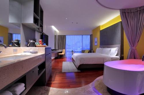 LiT BANGKOK Hotel - Best Spa Hotels in Bangkok