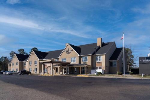 Country Inn & Suites by Radisson, Richmond I-95 South, VA - Best Hotels with Free Breakfast in Richmond, VA