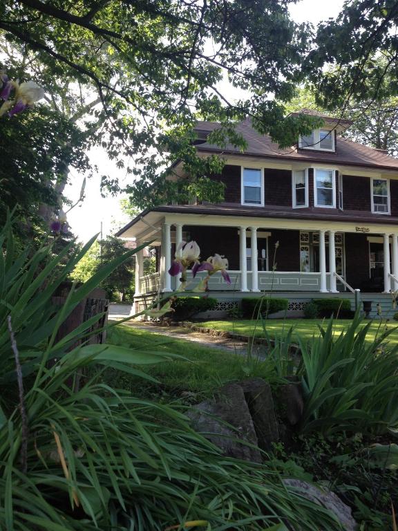 Lion's Head B&B - Best Hotels in Ontario