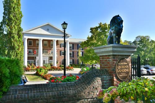 Queens Landing - Best Business Hotels in Ontario