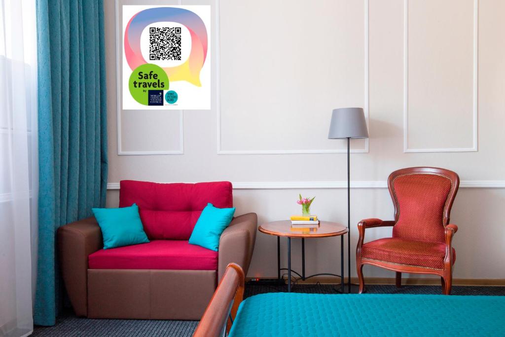 Iskra Hotel - Best Hotels with Free Breakfast in St. Petersburg