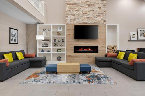 Country Inn & Suites by Radisson, Coon Rapids, MN