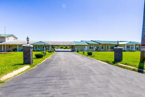 hotels with suites in Kalamazoo