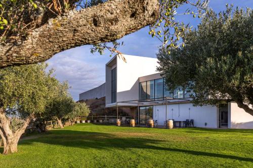 Hotel-Bodega Finca de Los Arandinos - Best Hotels in La Rioja