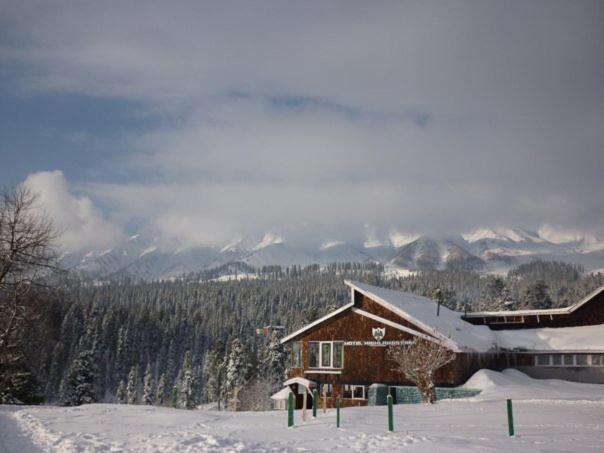Hotel Highlands Park - Best Hotels in Gulmarg