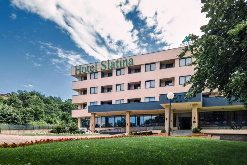 A Hoteli - Hotel Slatina - Best Pool Hotels in Serbia
